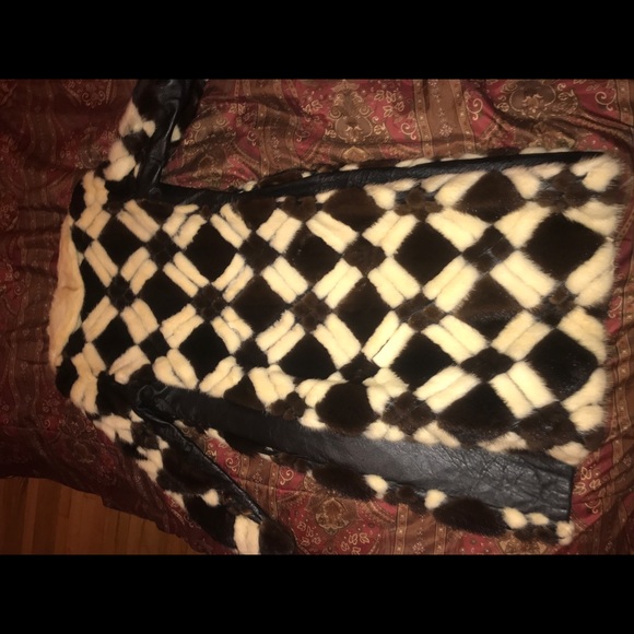 Custom made real Fur coat - Picture 3 of 3